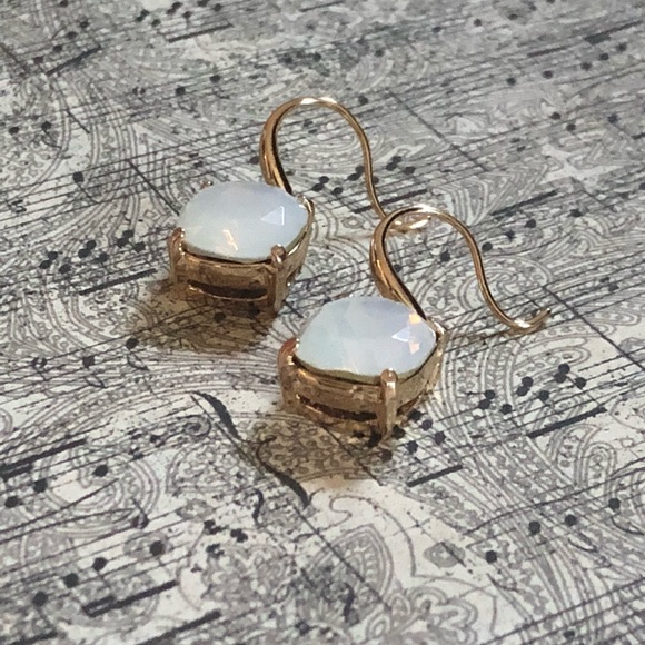 💋✨14K Gold plated white earrings✨👠 - Picture 3 of 4